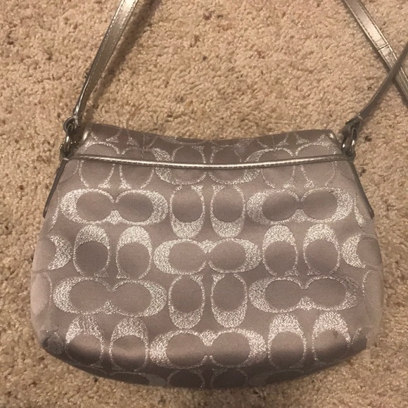 Coach cross body purse - Picture 2 of 2